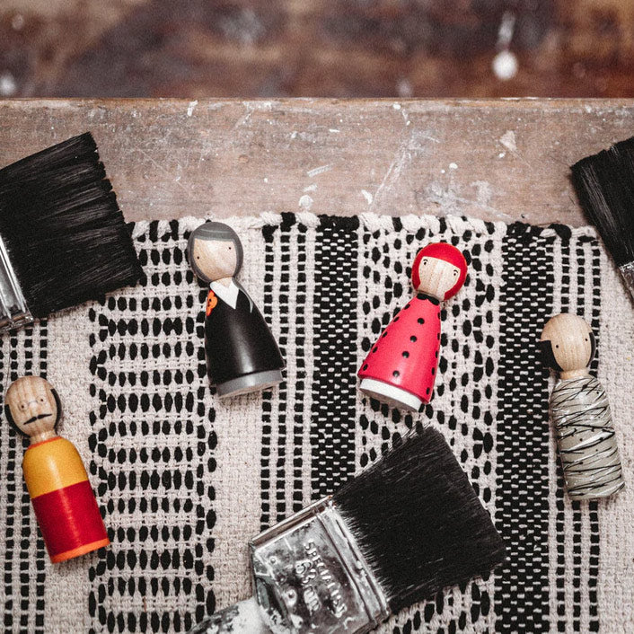 The Modern Artists II, Wooden Figurine Set